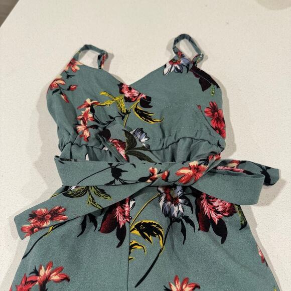 Bailey's Blossoms Baby Girl 9-12M Floral Romper - Picture 5 of 5